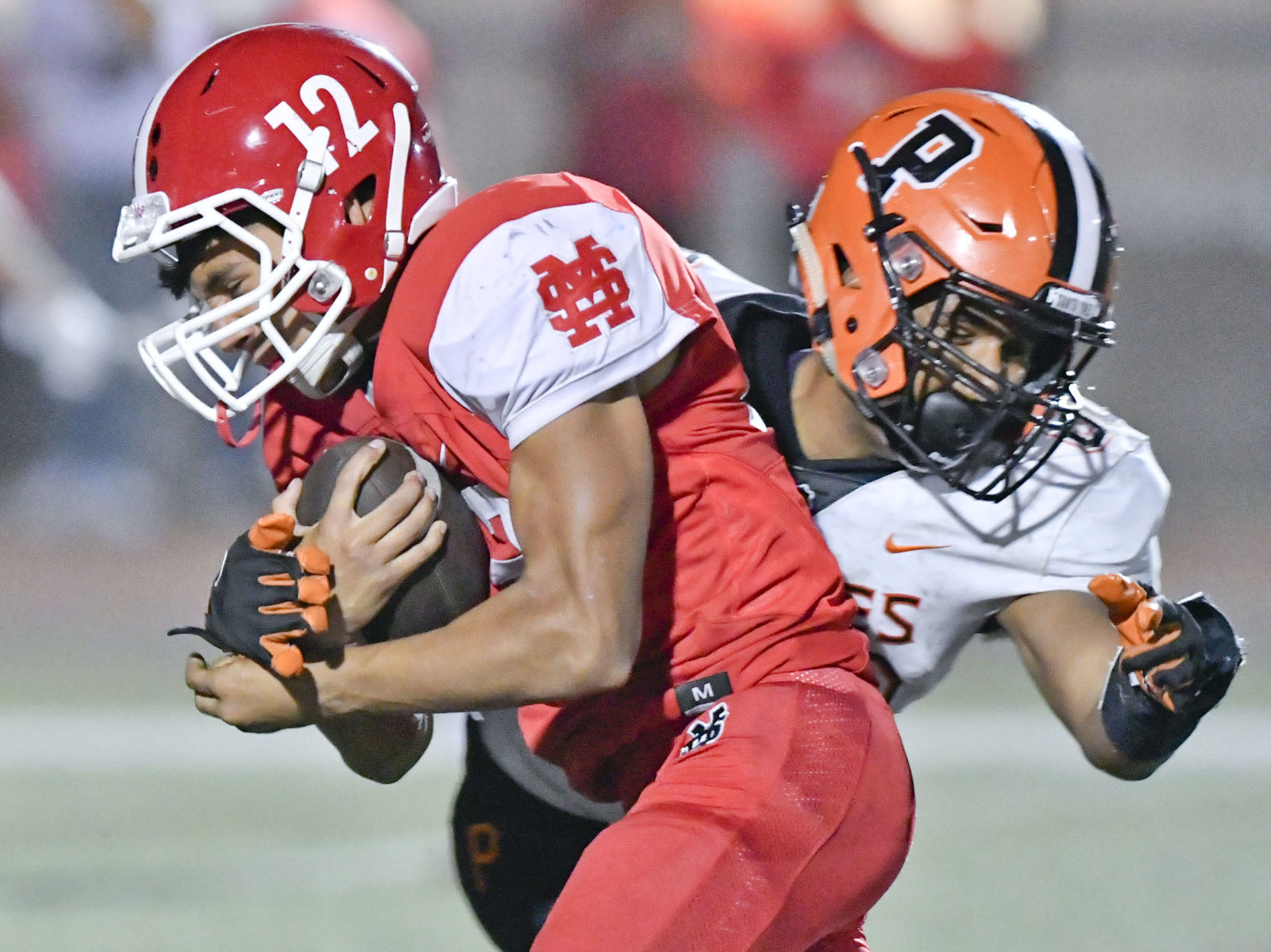 083118 SY SM football 10.jpg